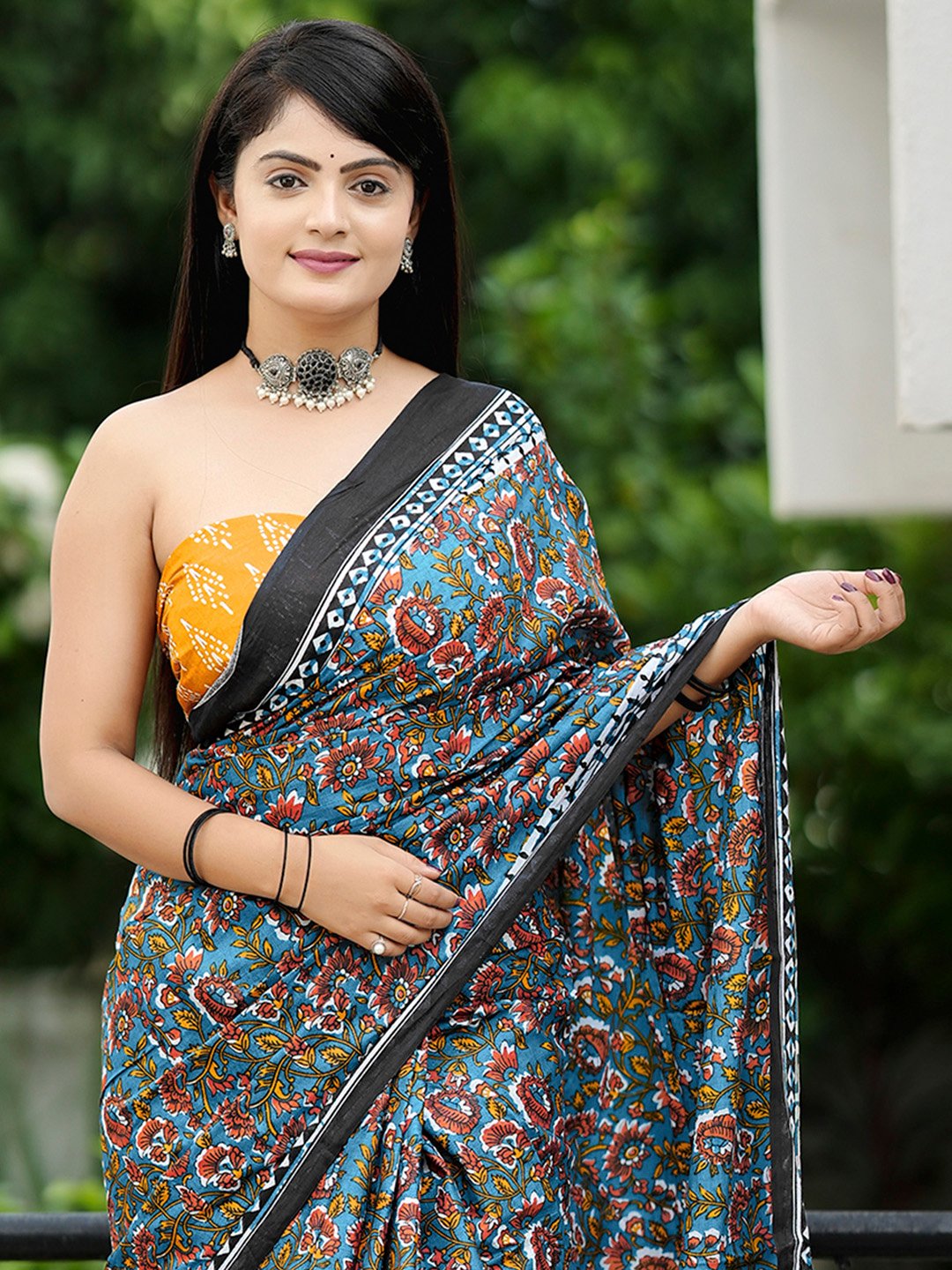 Get the best new saree design
