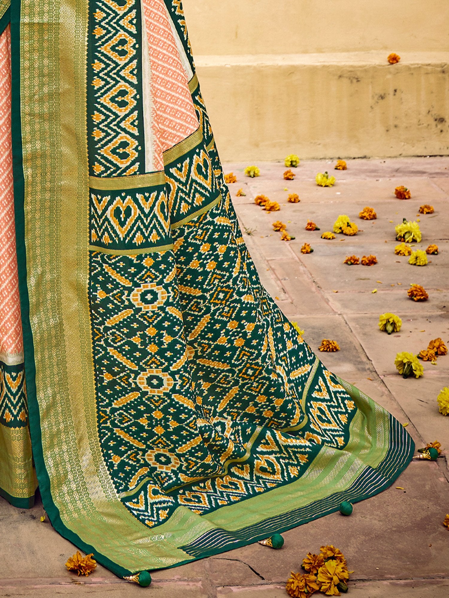 Get the best ready-to-wear saree