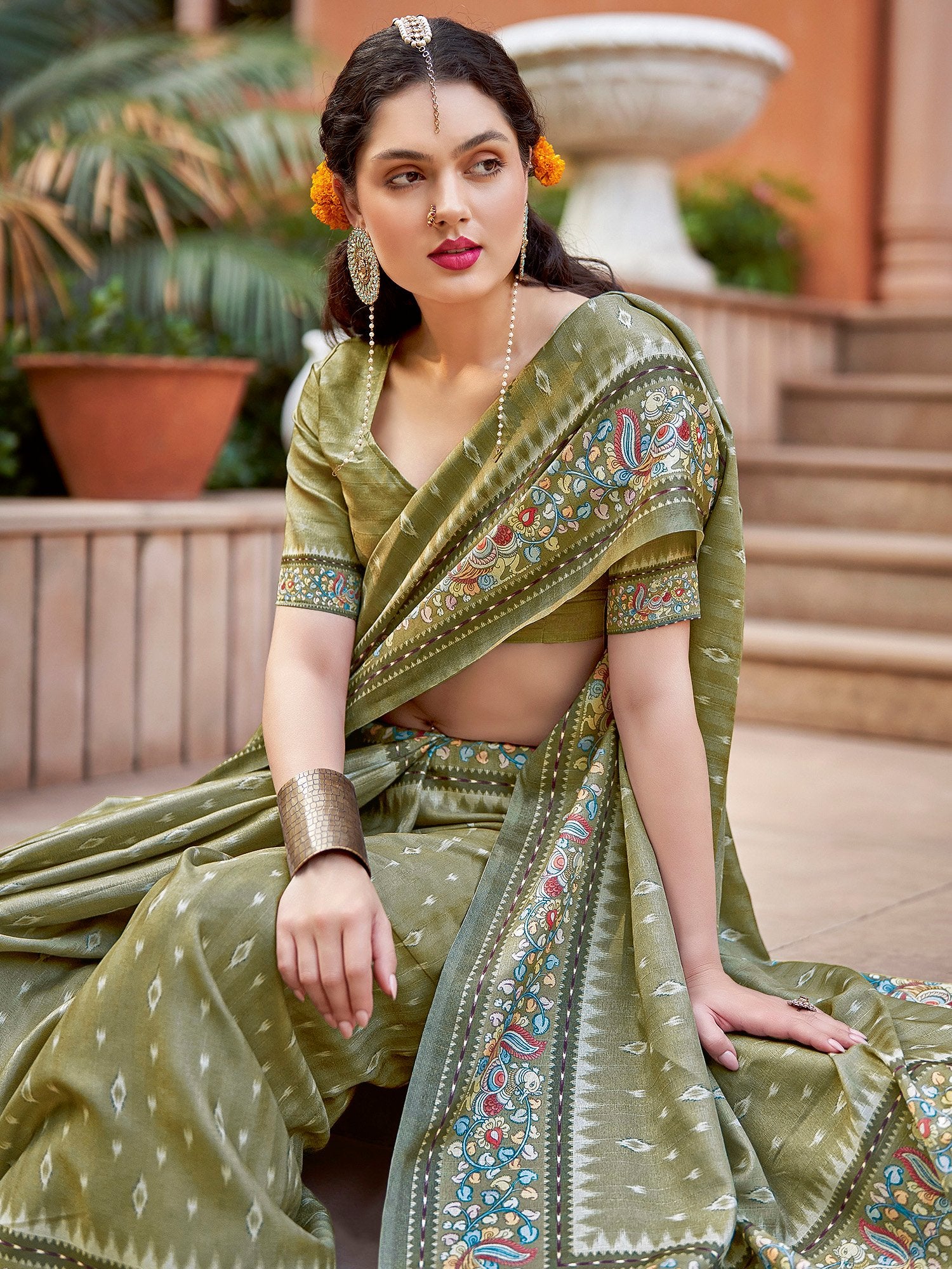 Get the best wedding sarees