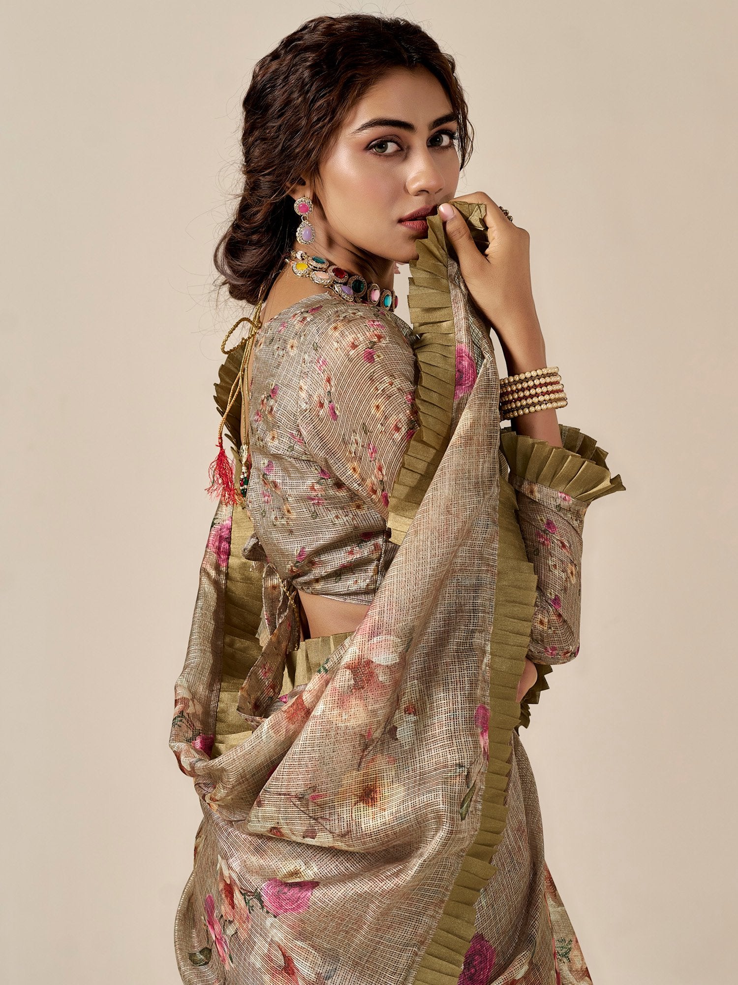 Get the best organza saree
