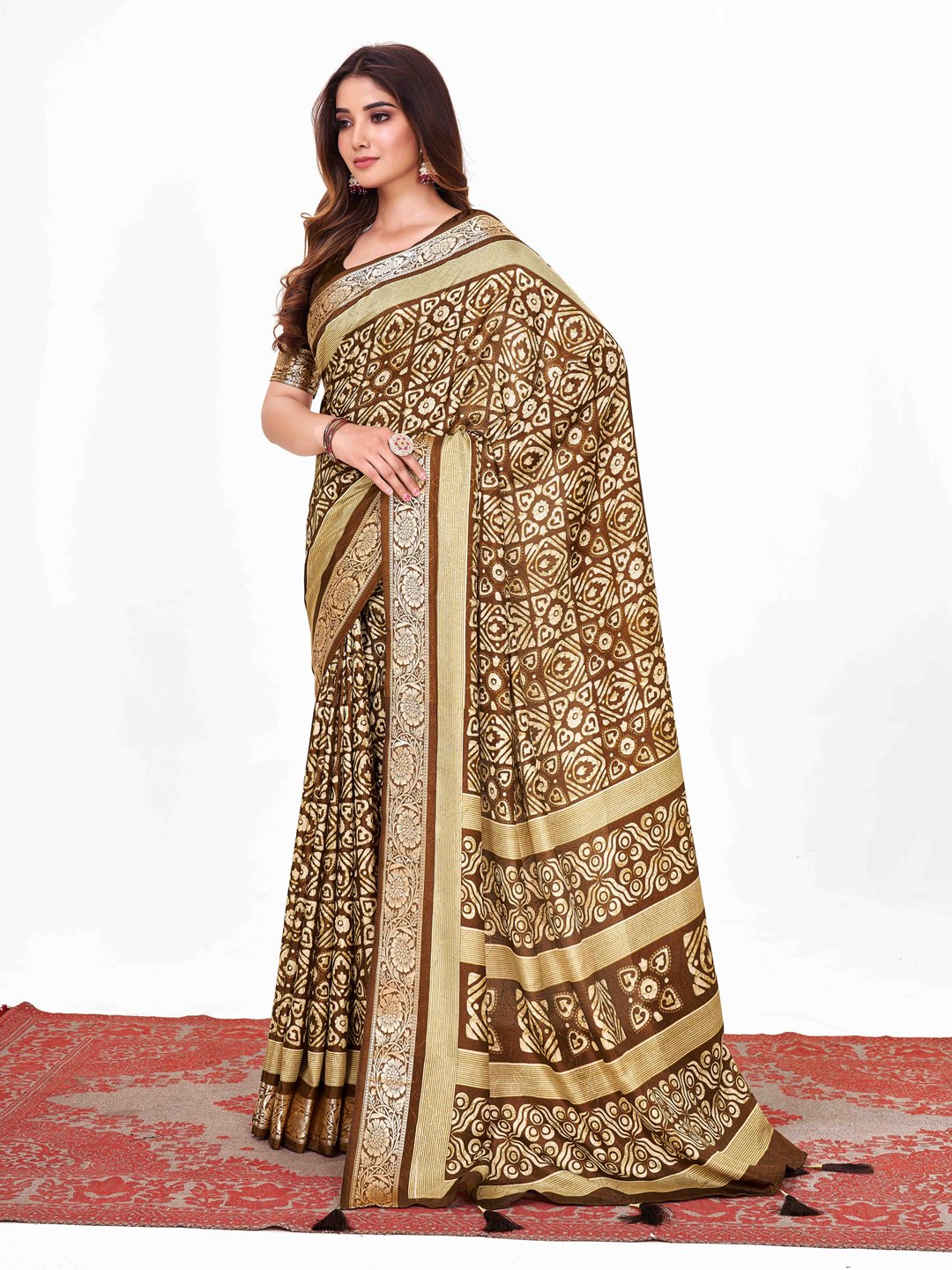 Get the best partywear saree