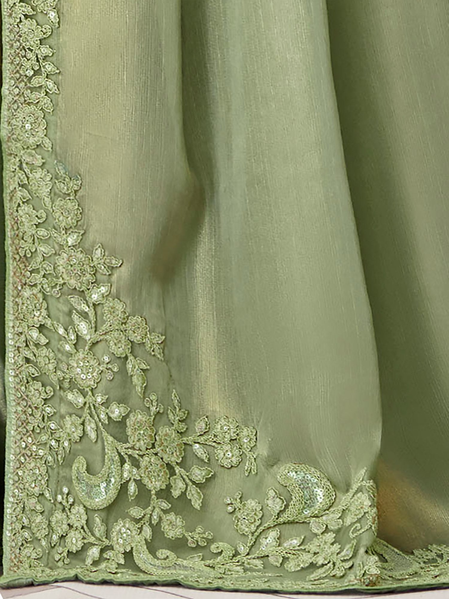 Get the best ready-to-wear saree
