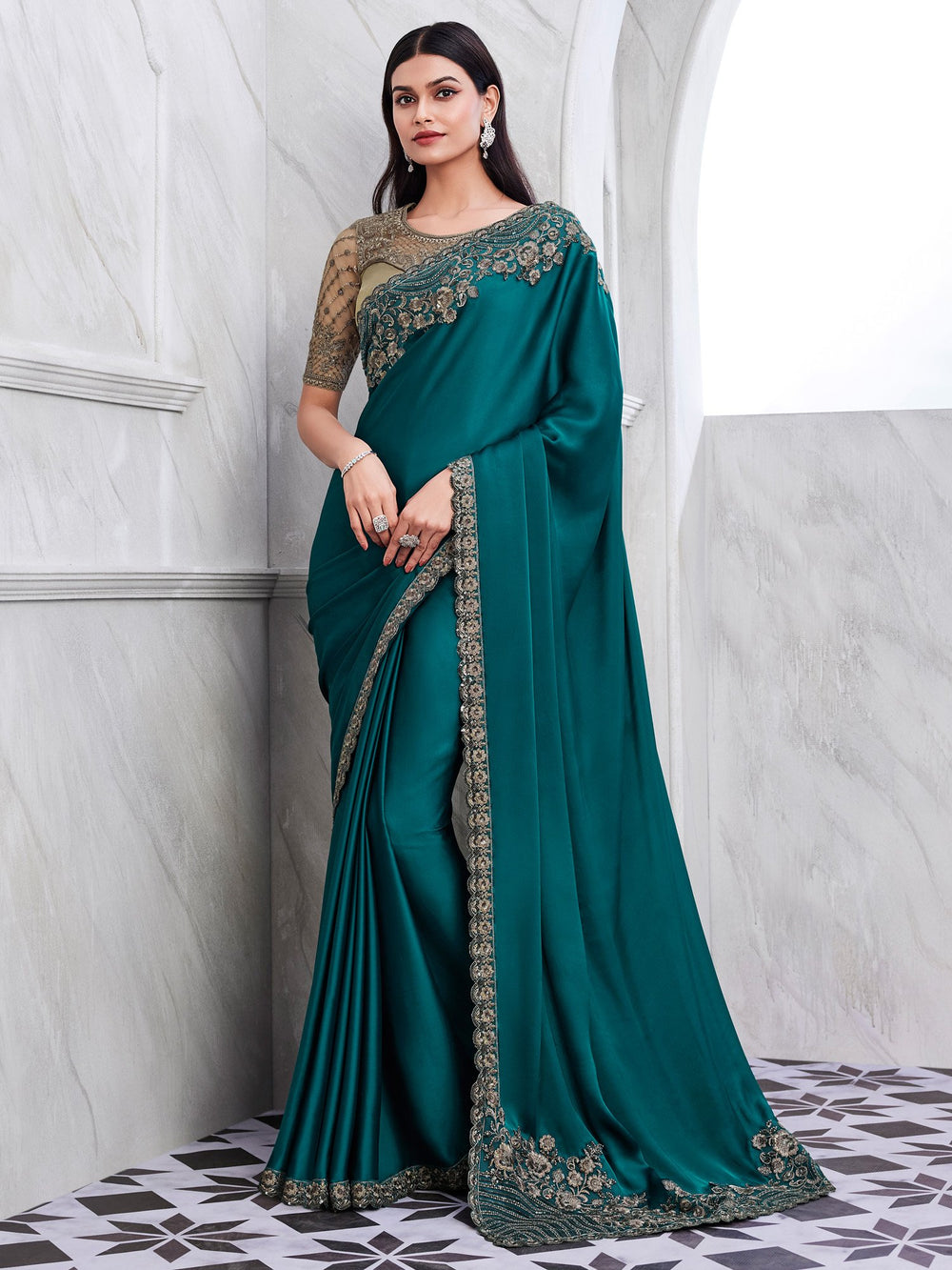 Get the best organza saree