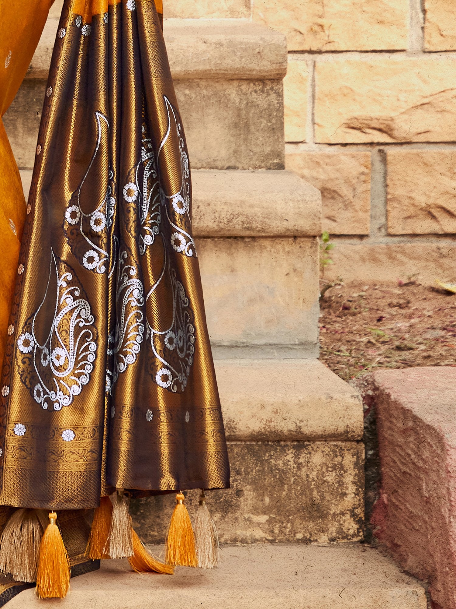 Get the best wedding sarees