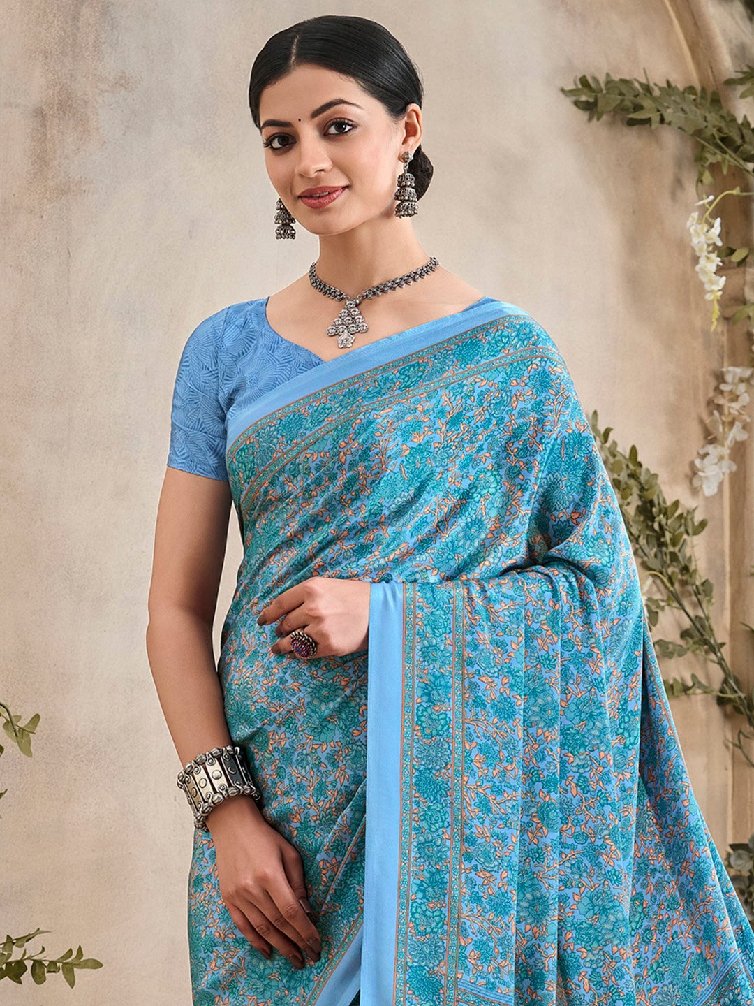 Get the best organza saree