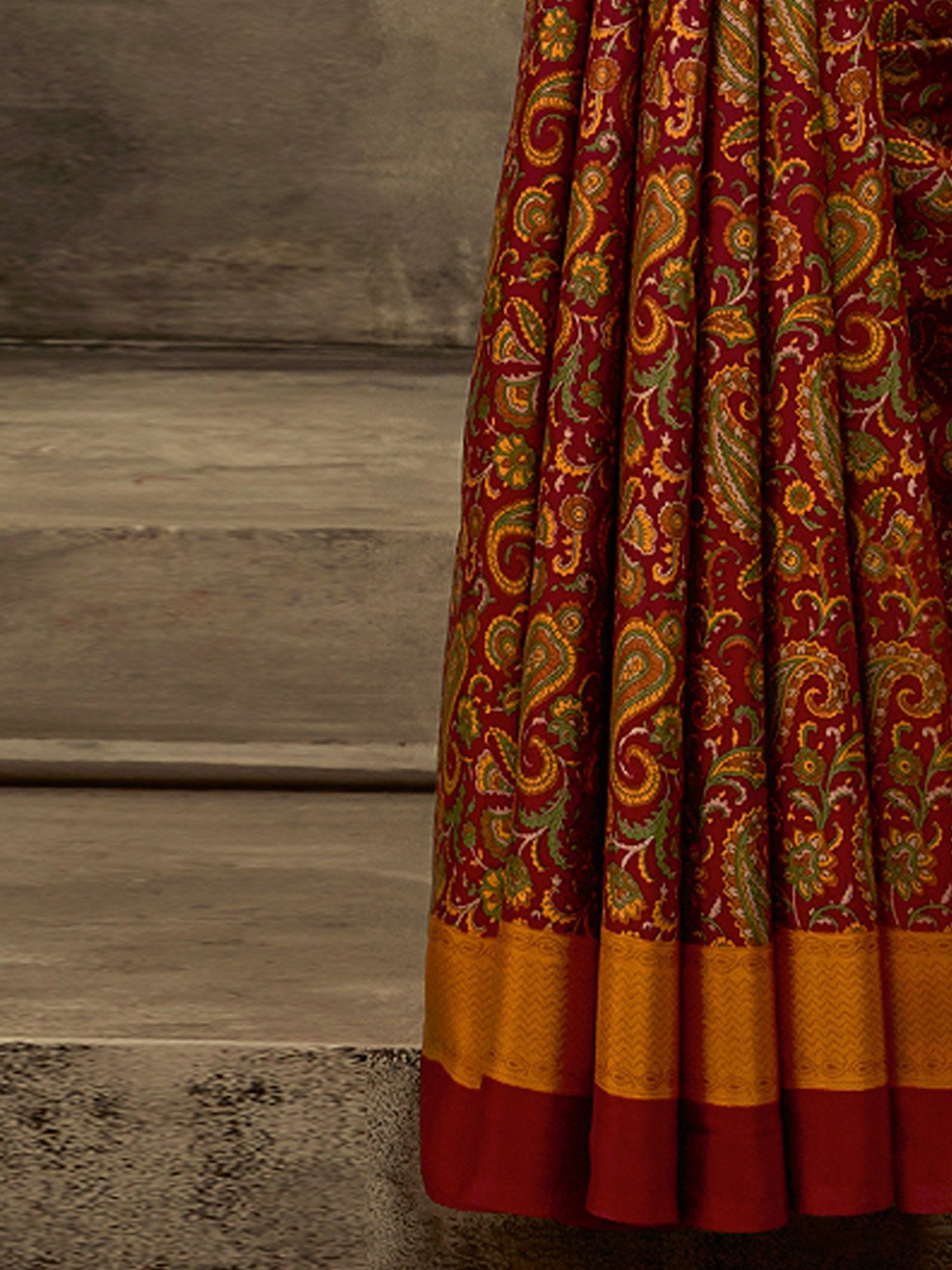 Get the best new saree design