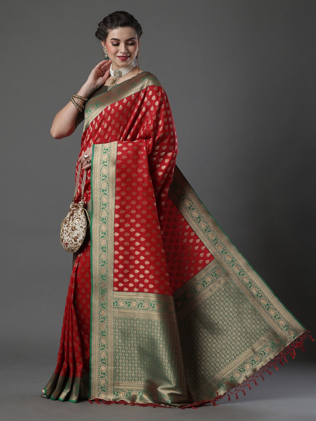 Timeless Red Kanjeevaram Silk Saree - Image 4