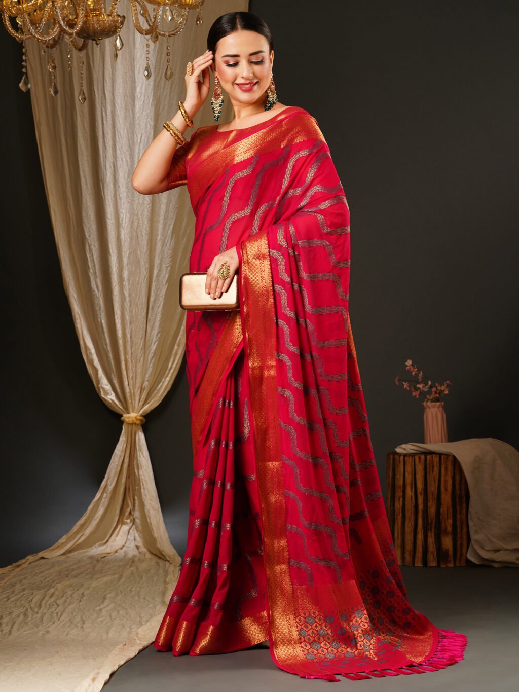 Pink Flowing Georgette Saree - Image 3