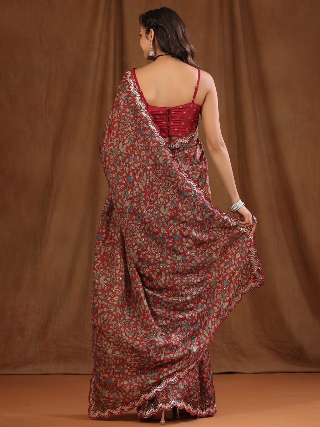 Elegant Maroon Printed Silk Saree - Image 2