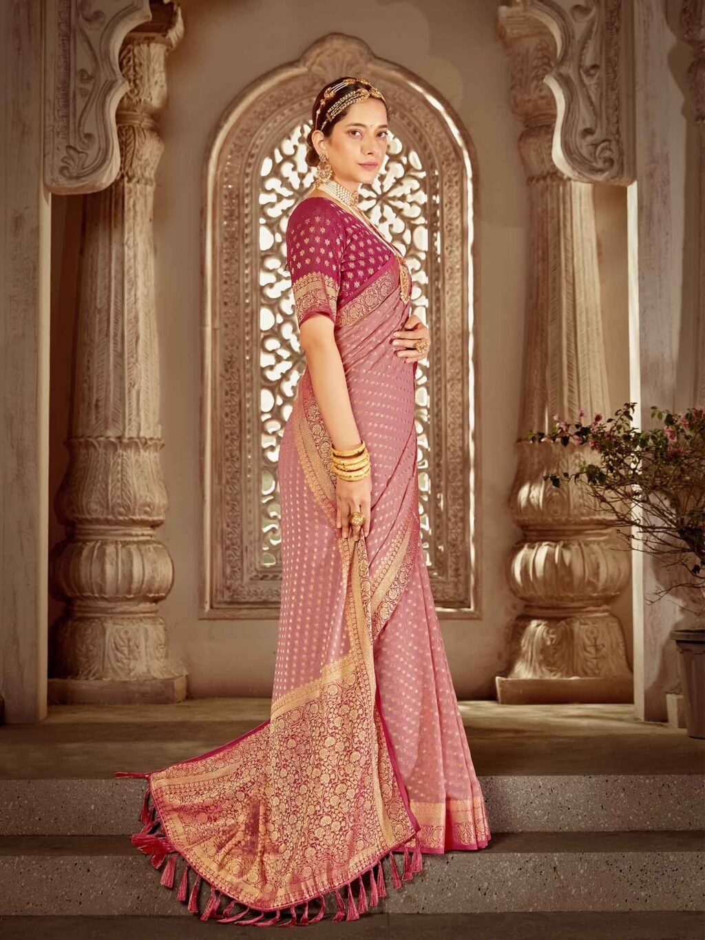 Elegant Pink Flowing Georgette Digital Print Saree - Image 4