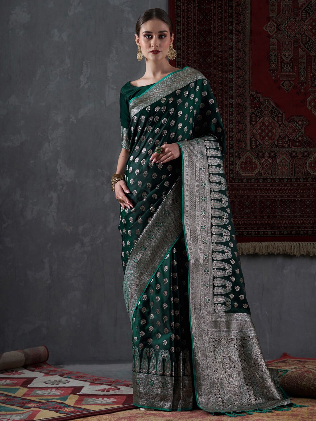 Elegant Green Kanjeevaram Silk Saree - Image 3