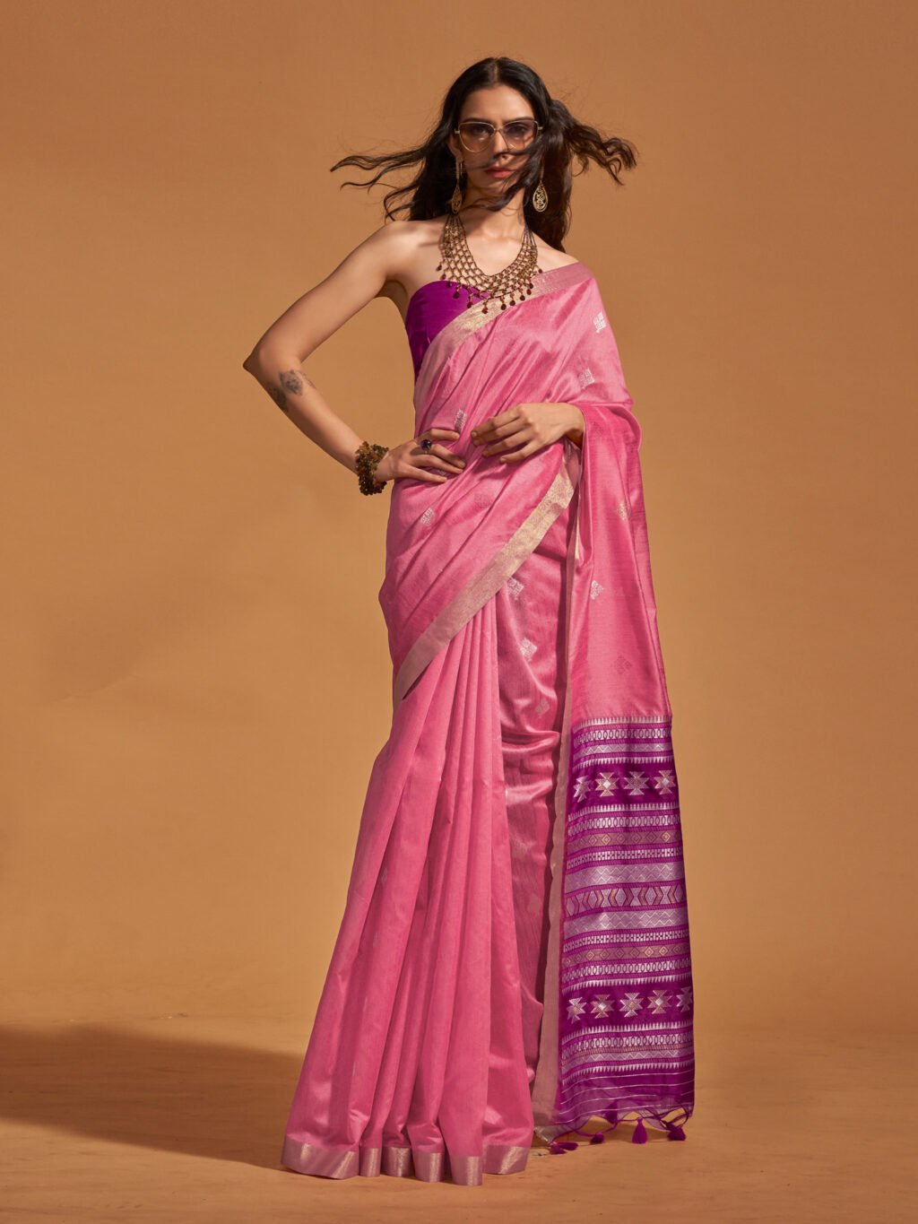 Graceful Pink Designer Zari Woven Special Saree - Image 2