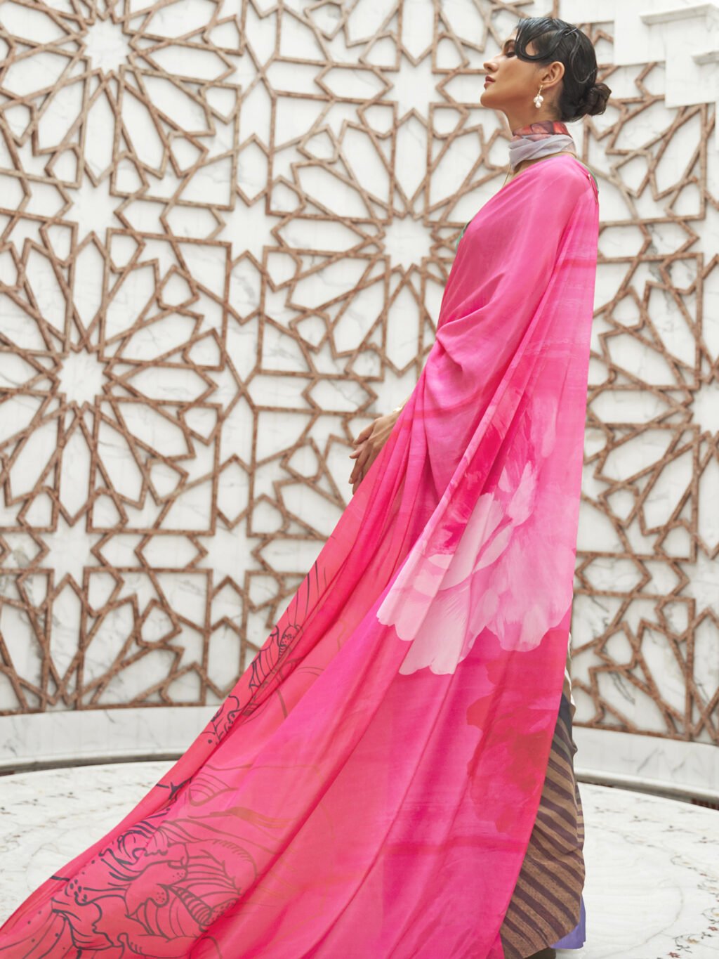Radiant Pink Crepe Zari Woven Saree - Image 2
