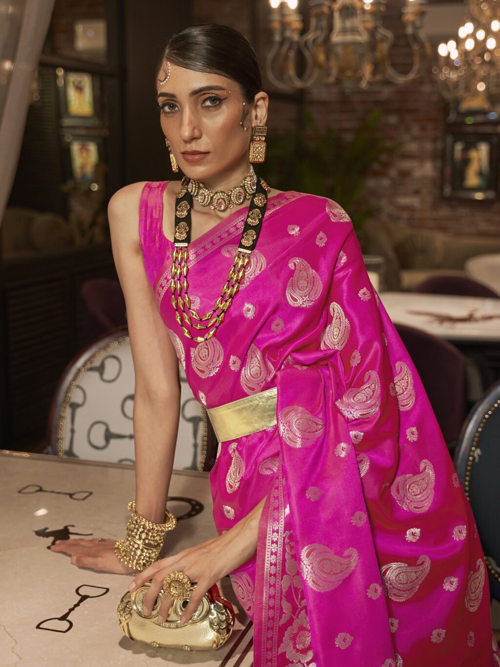 Elegant Pink Designer Zari Woven Exclusive Saree - Image 2