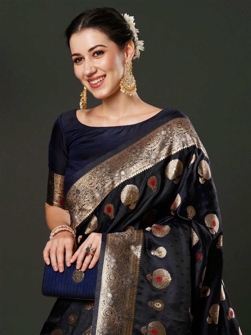 Opulent Navy Blue Banarasi Silk Saree - Image 4