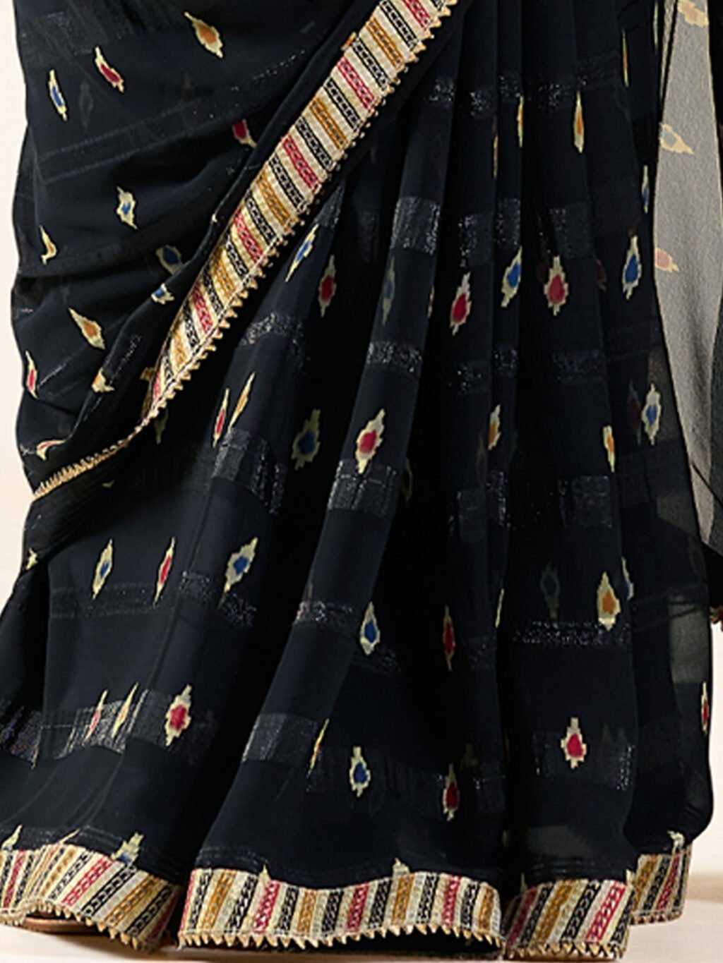 Graceful Black Flowing Georgette Printed Saree - Image 4