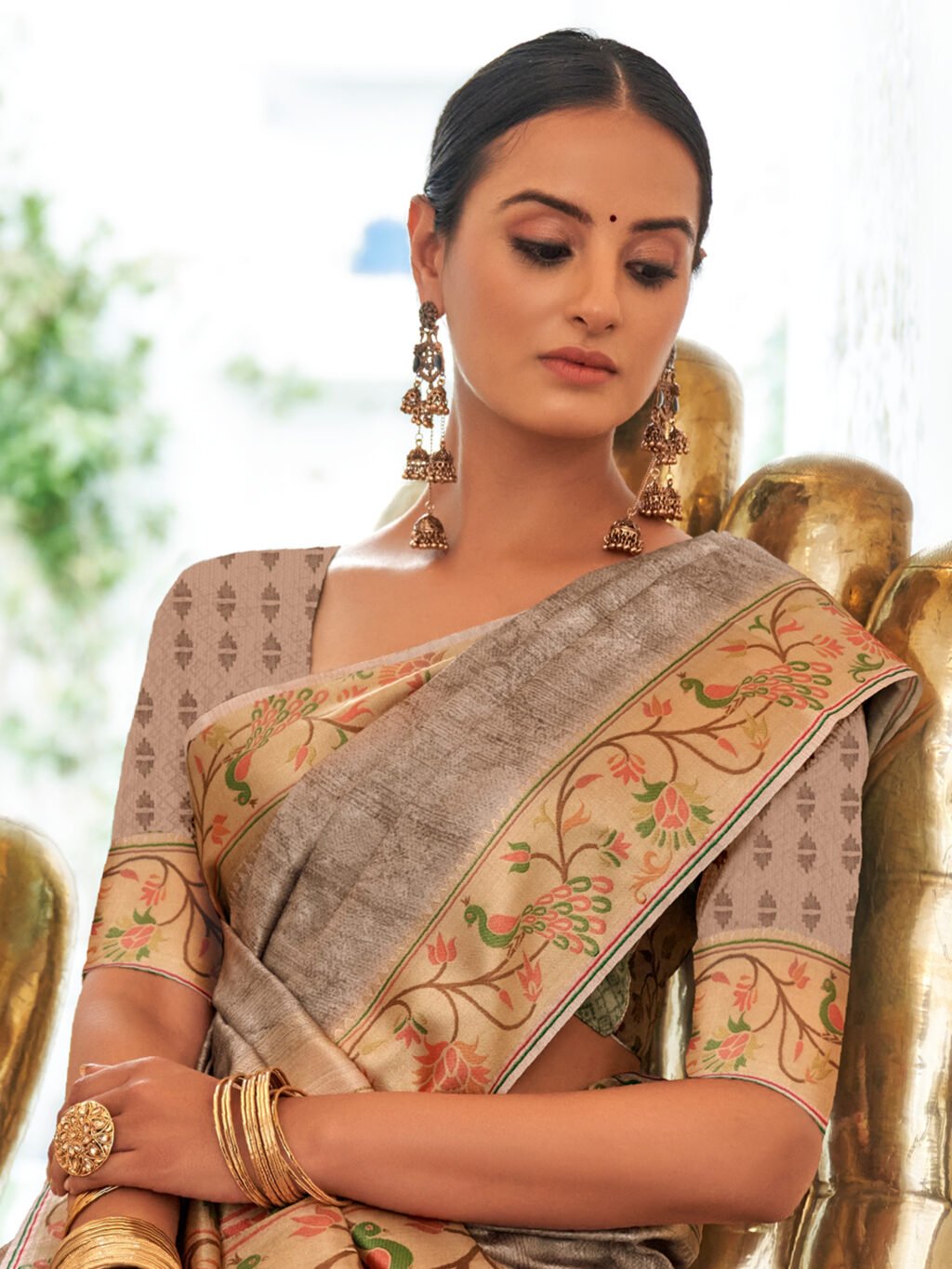 Radiant Charcoal Grey Paithani Silk Saree - Image 4