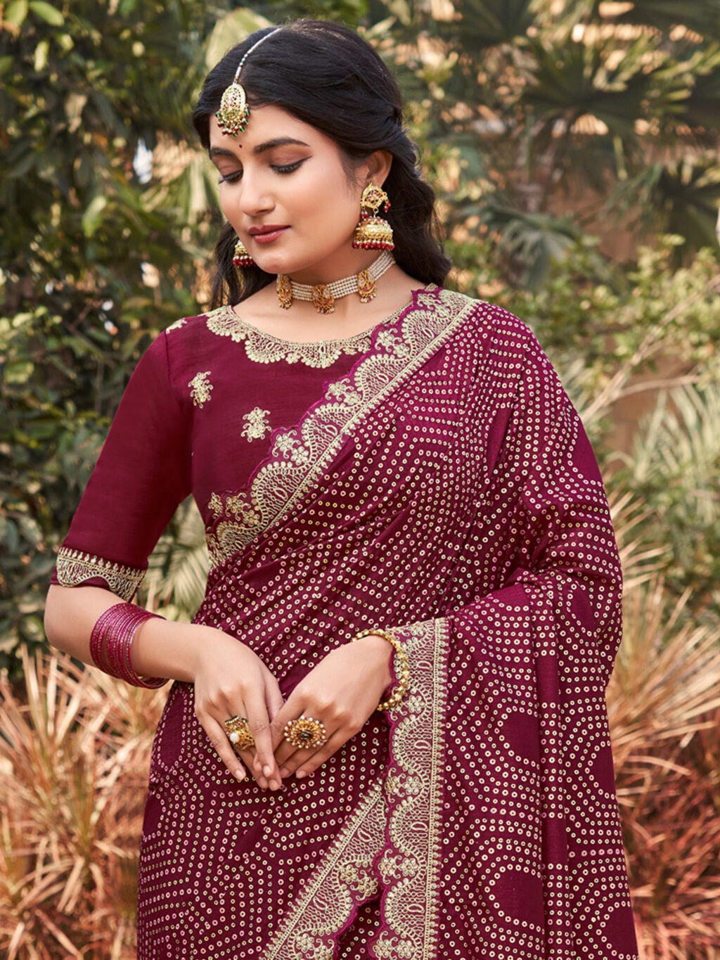 Magenta Bandhani Georgette Saree - Image 2