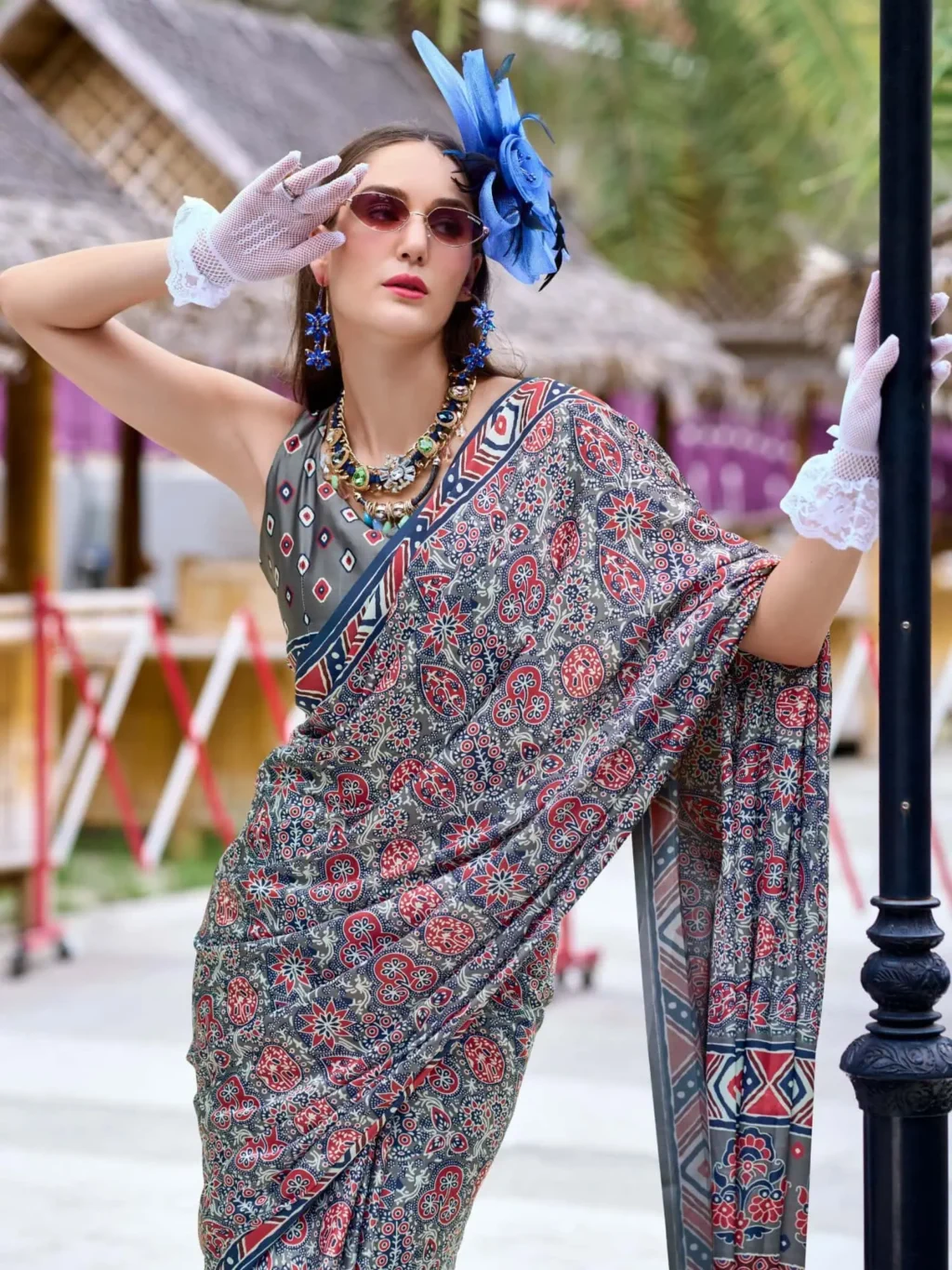 Grey  Sattin Crape Saree - Image 3