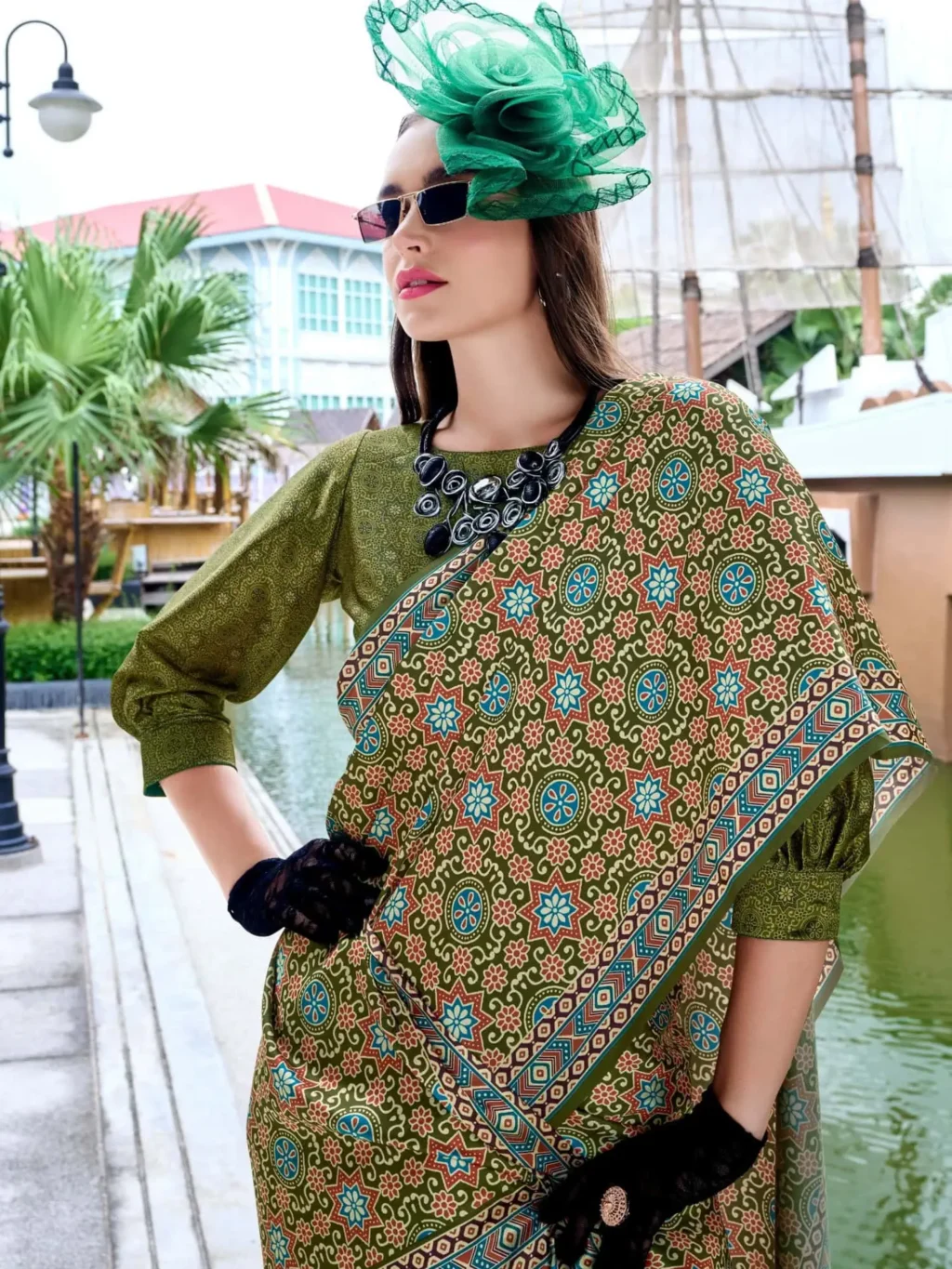 Light Green Sattin Crape Saree - Image 3