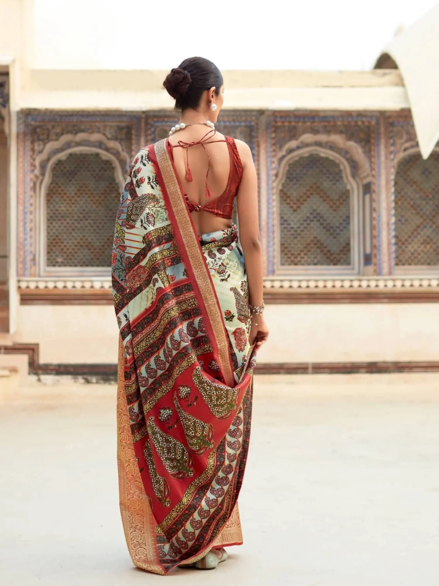 Reddish Multicolor Dola Handloom Silk Saree