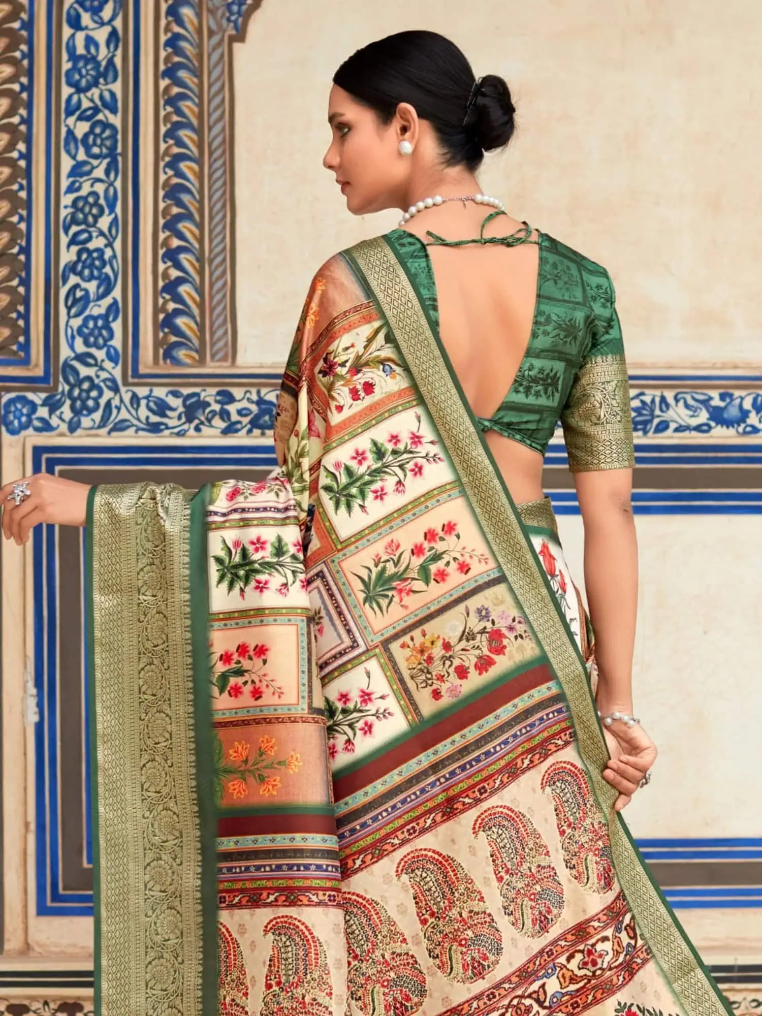 Green Dola Handloom Silk Saree