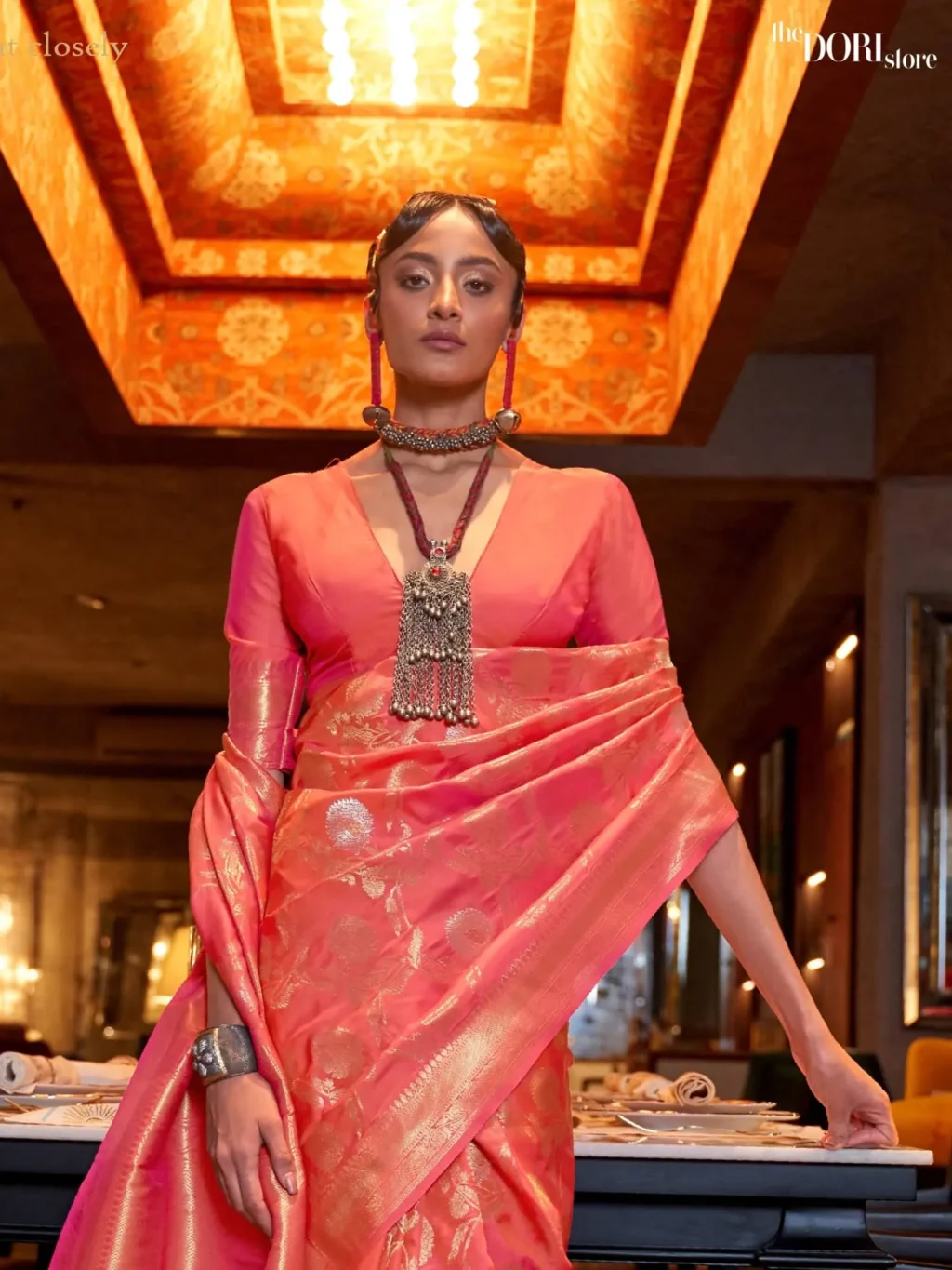 Royal Peach Pink Banarasi Handloom Woven Silk Saree - Image 2