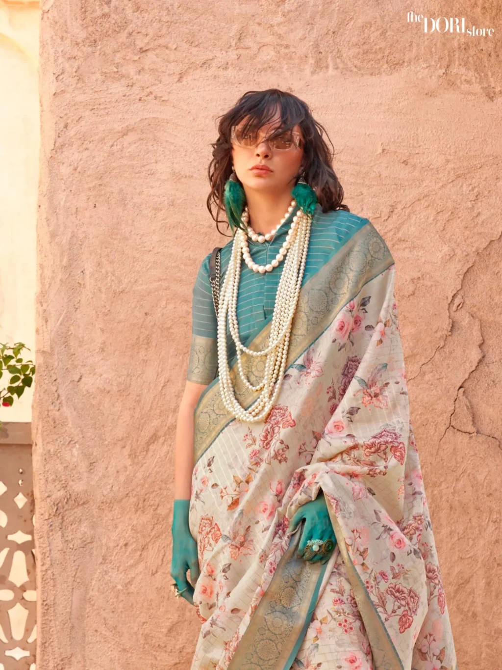 Teal Green and Cream Handloom Printed Georgette Silk Saree - Image 3