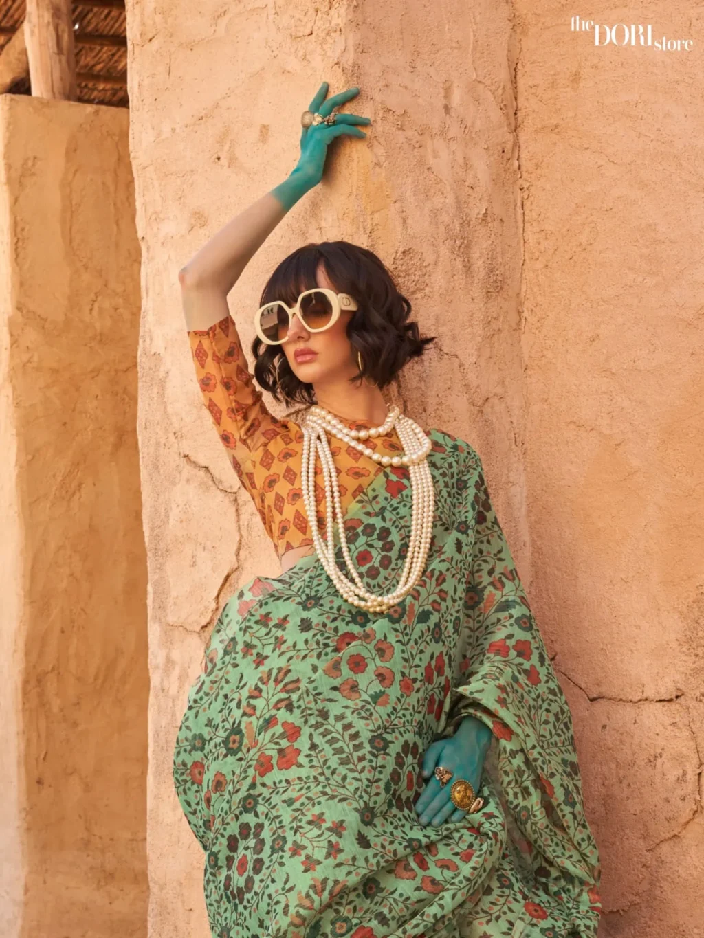 Ethnic Green Printed Zari Tissue Woven Silk Saree - Image 3