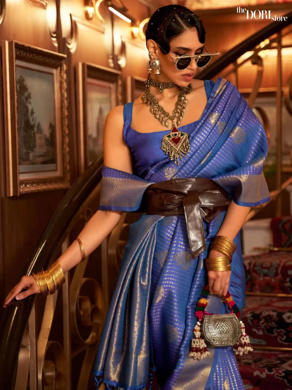 Royal Deep Blue Dual Tone Woven Kanjeevaram Silk Saree - Image 2