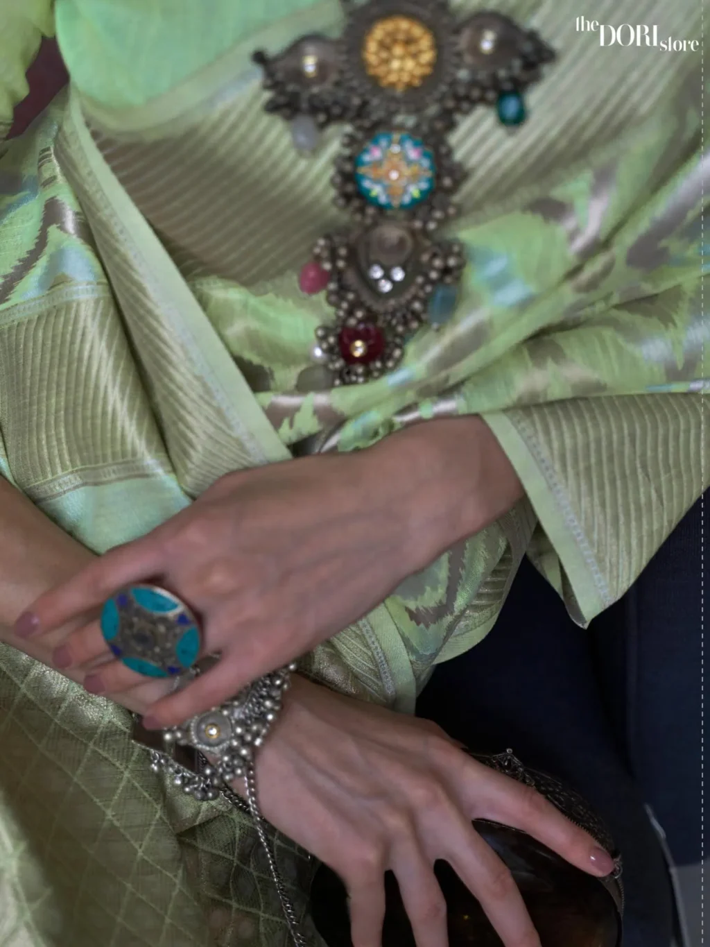 Ethnic Light Green Pure Linen Designer Handloom Woven Saree - Image 2