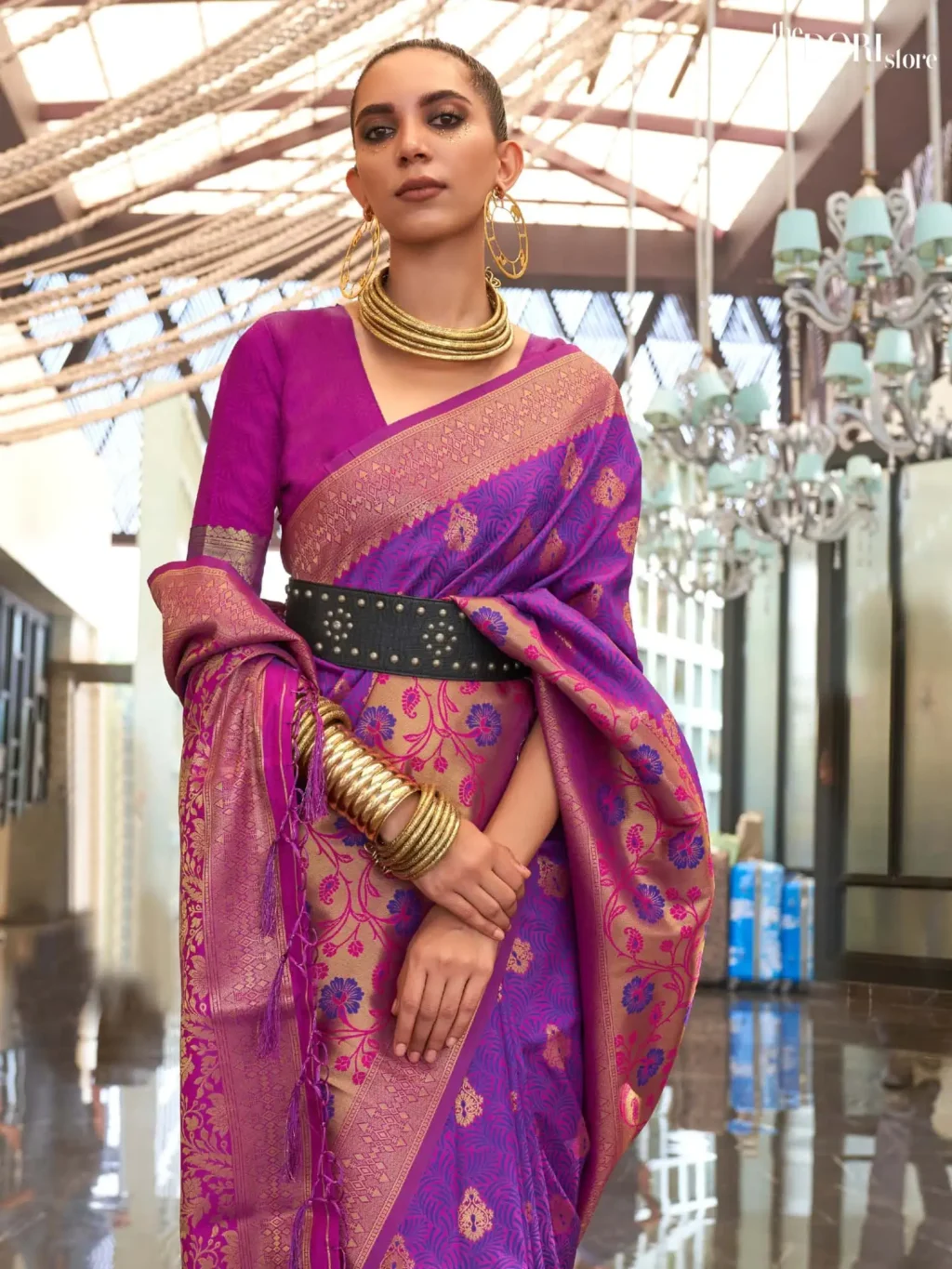 Royal Purple Contrast Handloom Banarasi Silk Saree - Image 2