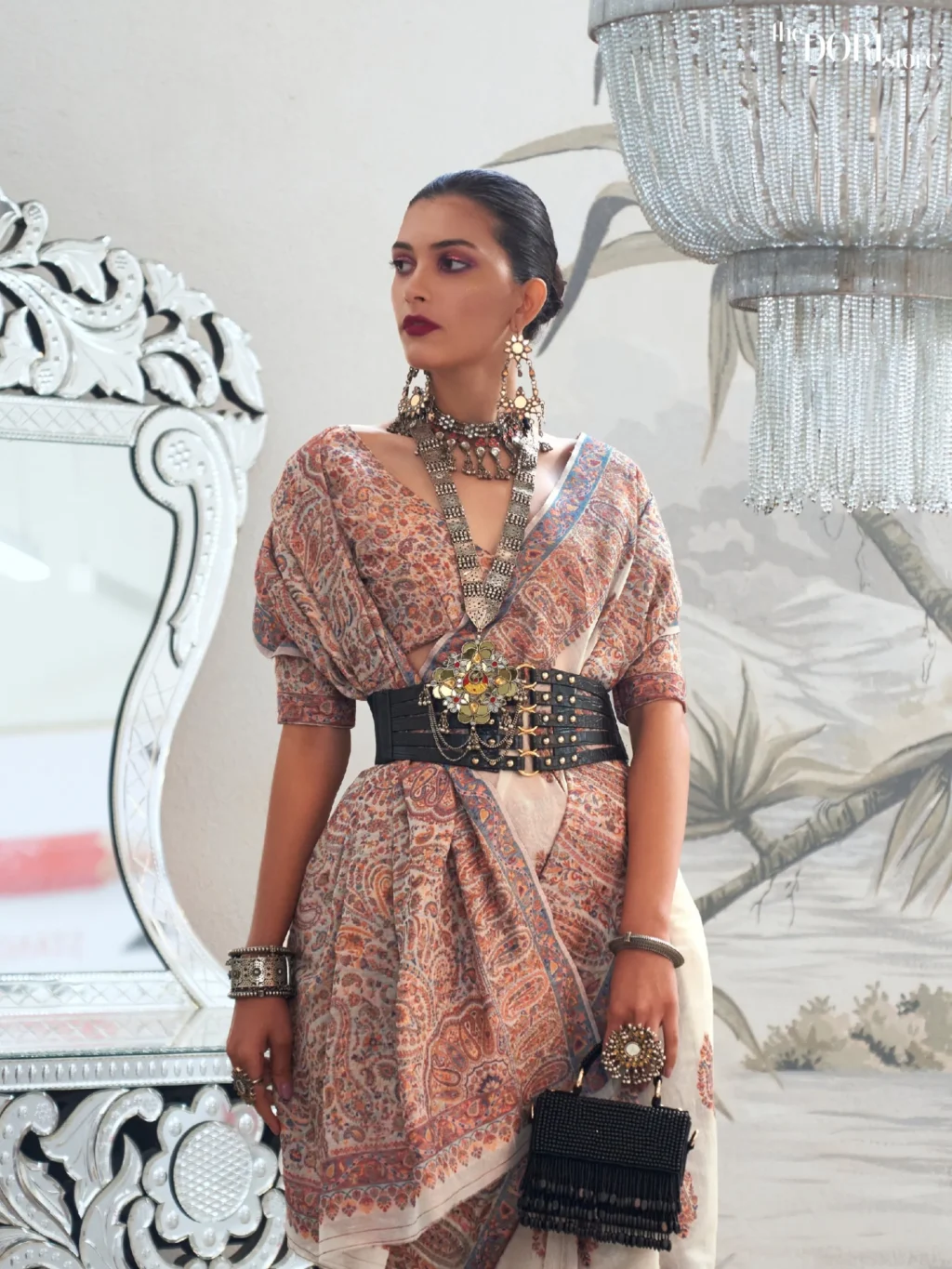 Ethnic Off White Modal Kashmiri Handloom Silk Saree - Image 3