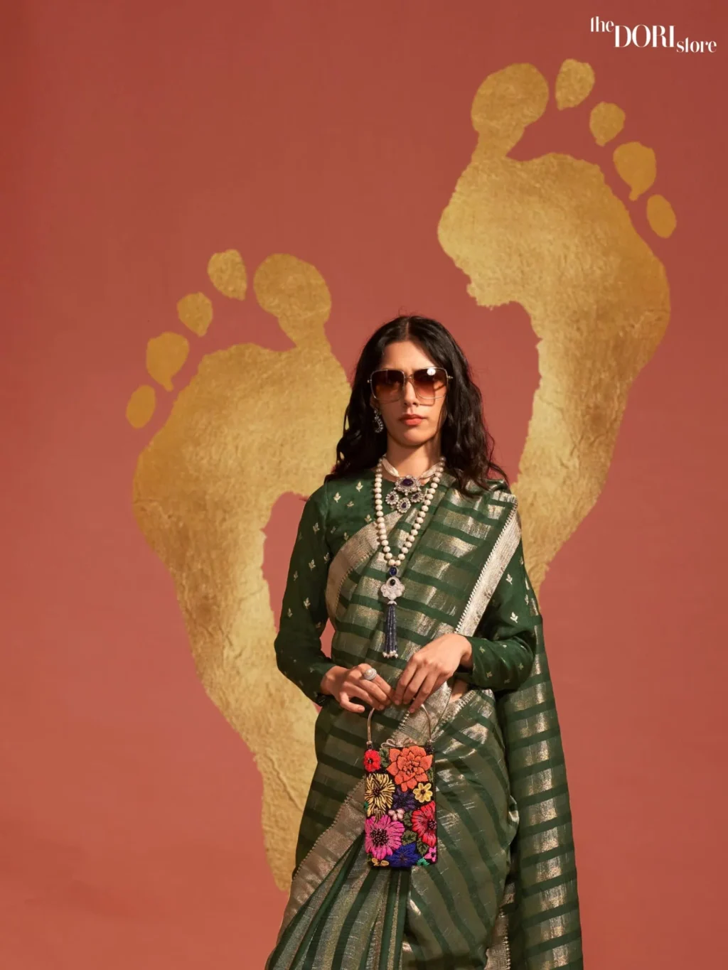Royal Rich Green Viscose Banarasi Silk Saree - Image 3