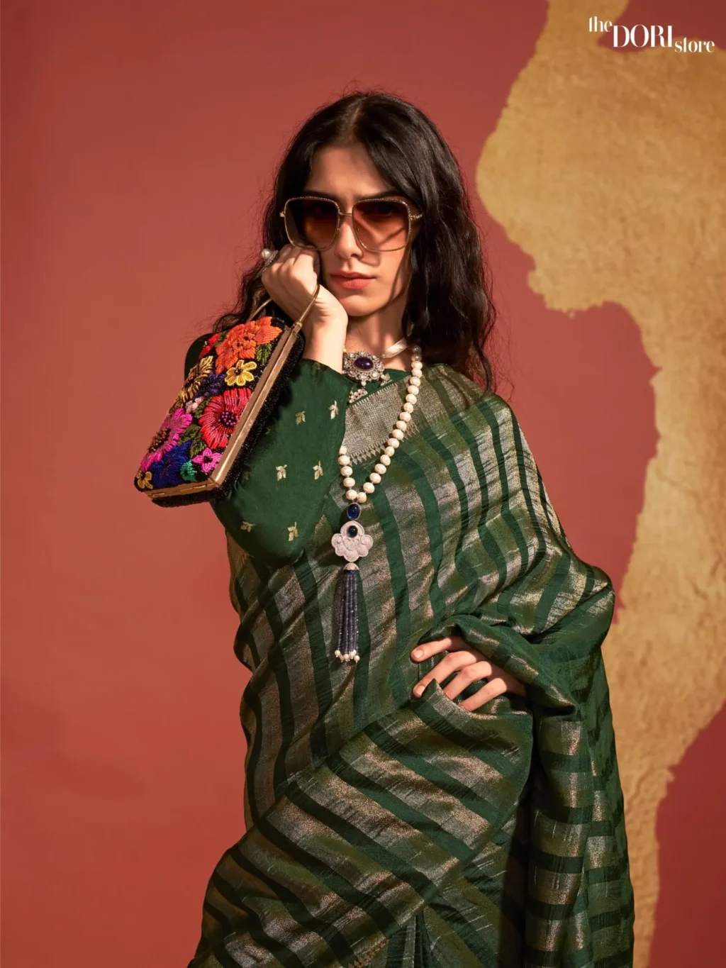 Royal Rich Green Viscose Banarasi Silk Saree - Image 2