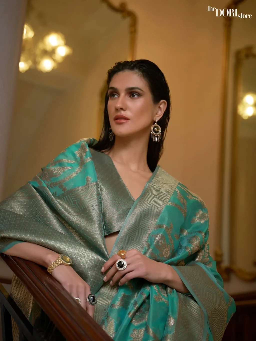 Queen Green Designer Dual Tone Organza Silk Saree - Image 2