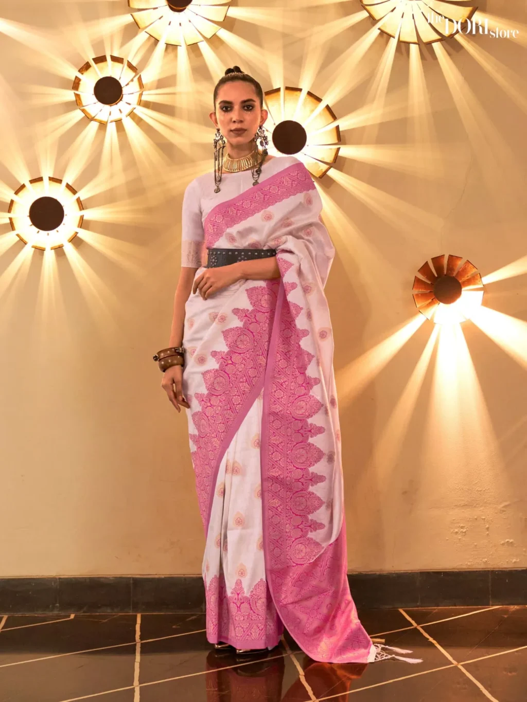 Pinkish Off White Banarasi Handloom Designer Silk Saree - party wear saree