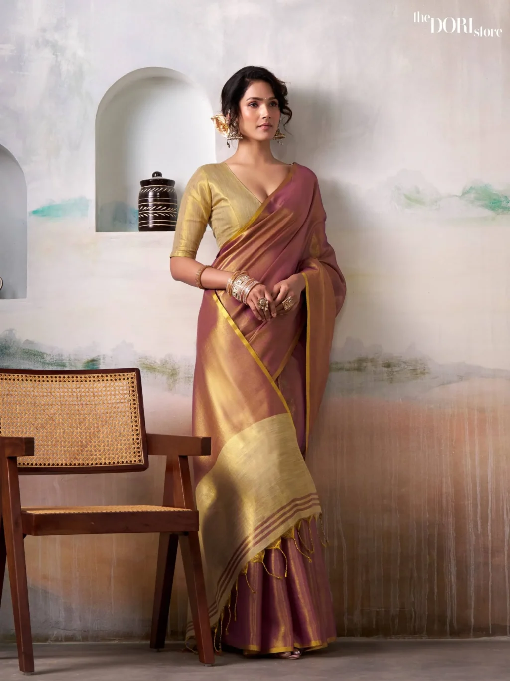 Rosegold Pure Handloom Tissue Silk Saree - Image 4
