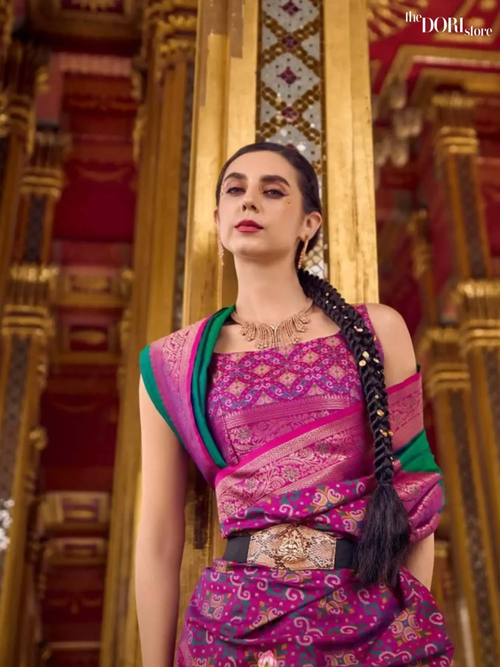 Hunter Green Designer Soft Silk Woven Saree - Image 3