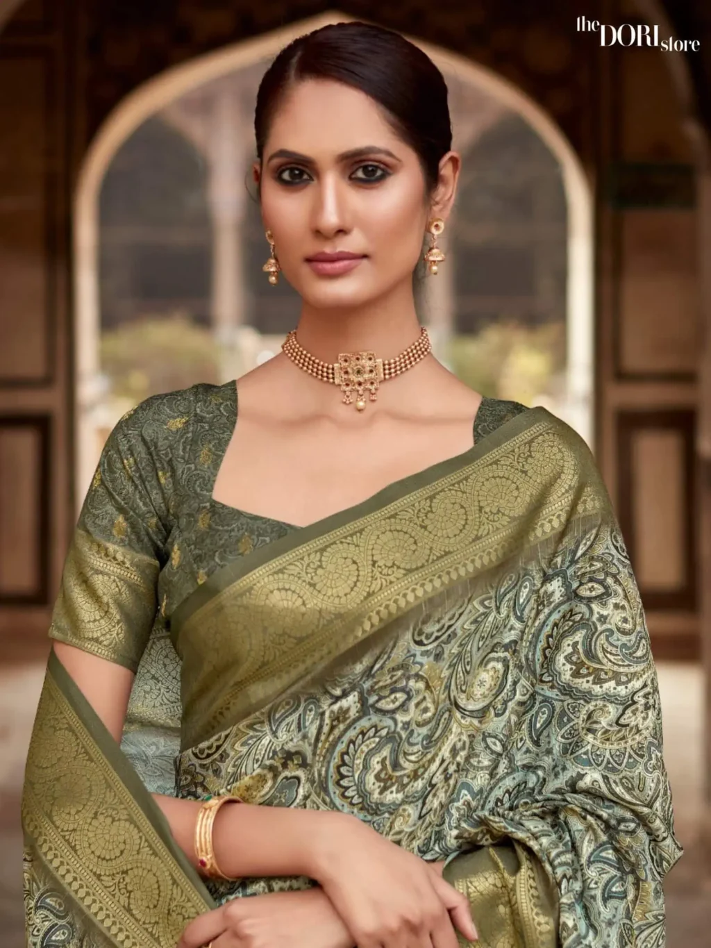 Greenish Grey Handloom Digital Print Silk Saree - Image 3