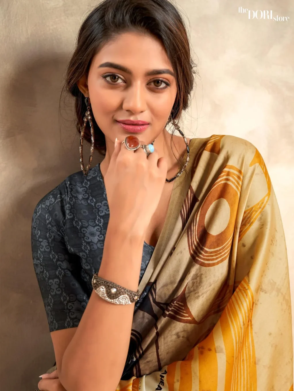 Yellowish Rich Grey Sattin  Printed Crepe Silk Saree - Image 3