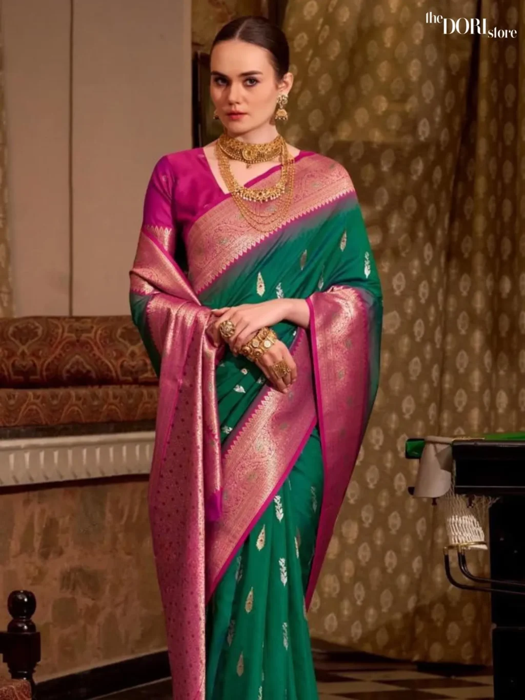 Pinkish Hunter Green Partywear Soft Silk Woven Saree - Image 3