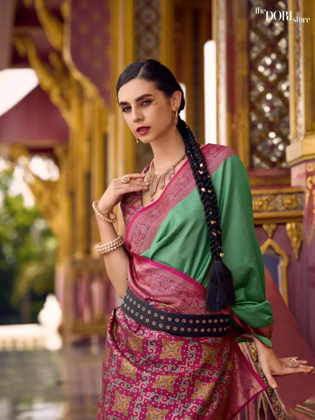 Rich Green Designer Soft Silk Woven Saree - Image 3