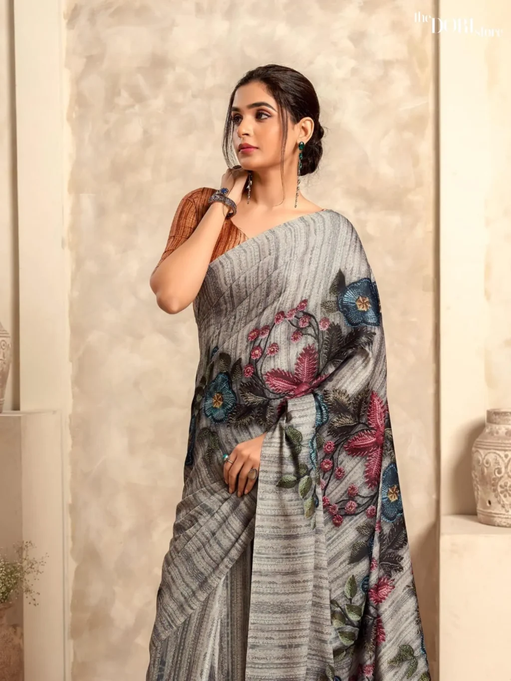 Floral Fossil Grey Sattin  Printed Crepe Silk Saree - Image 3