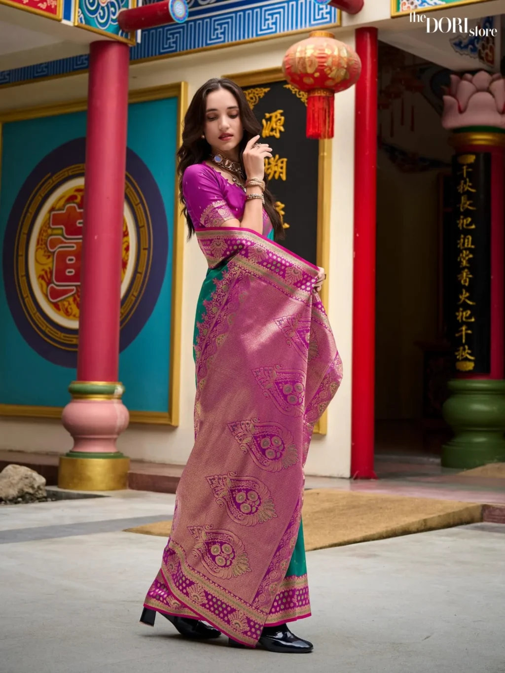 Royal Dark Green Designer Banarasi Silk Woven Saree - Image 4