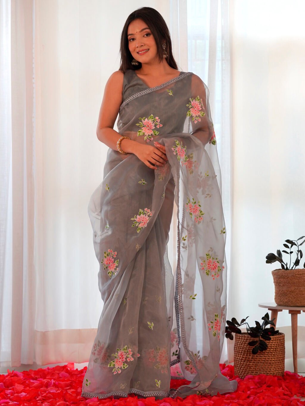 Image of Grey Saree