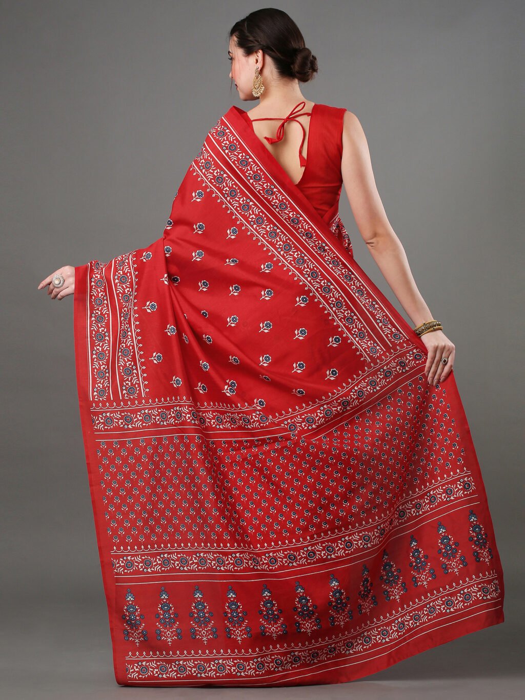 showcasing the beauty and craftsmanship of Traditional Saree.