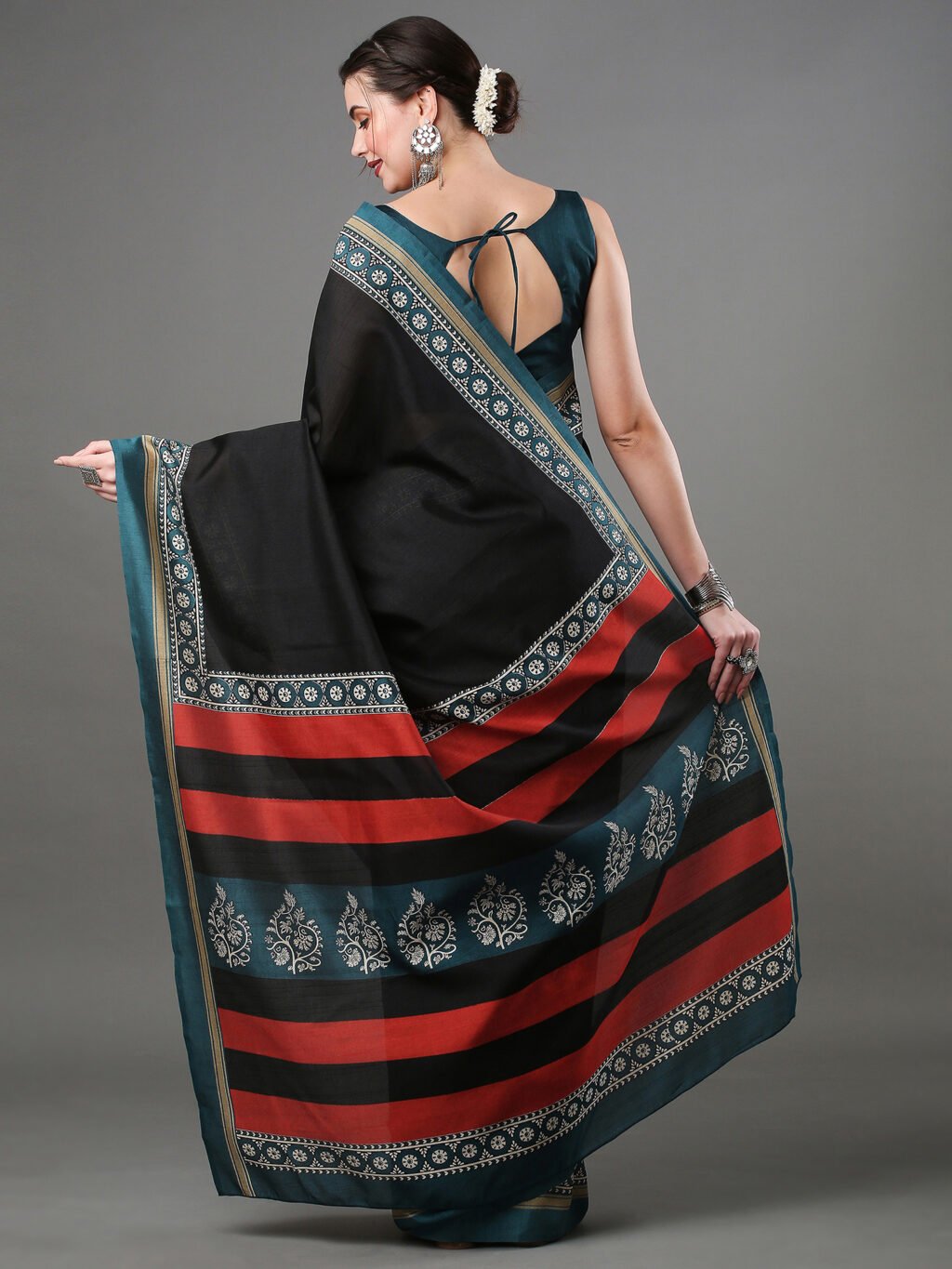 showcasing the beauty and craftsmanship of Party Wear Saree.