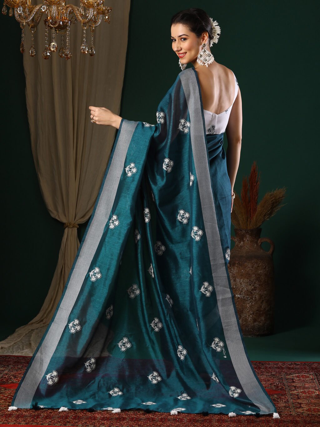 showcasing the beauty and craftsmanship of Traditional Saree.
