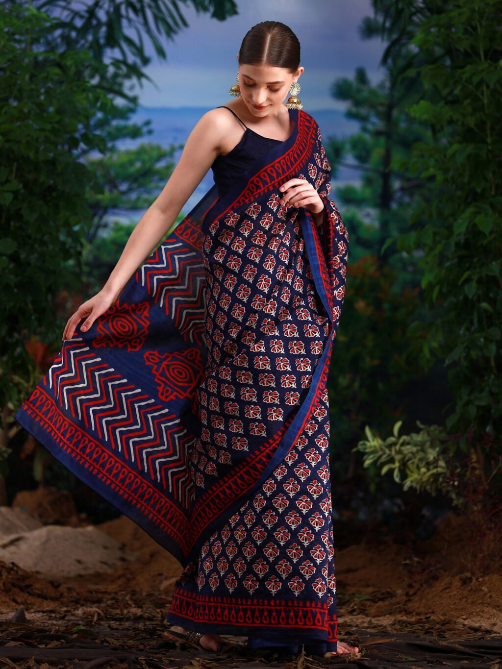 Navy Blue Silk Saree - Image 3